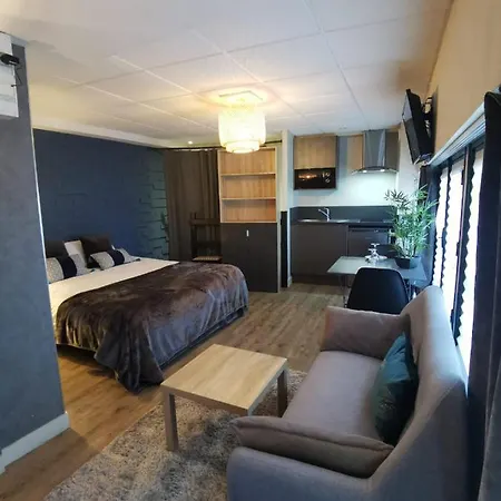 Au Saint Martin 2 * 绍莱